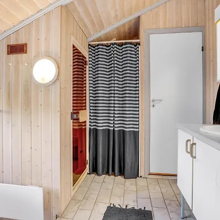 Prázdninový dům Amazing In With Sauna *